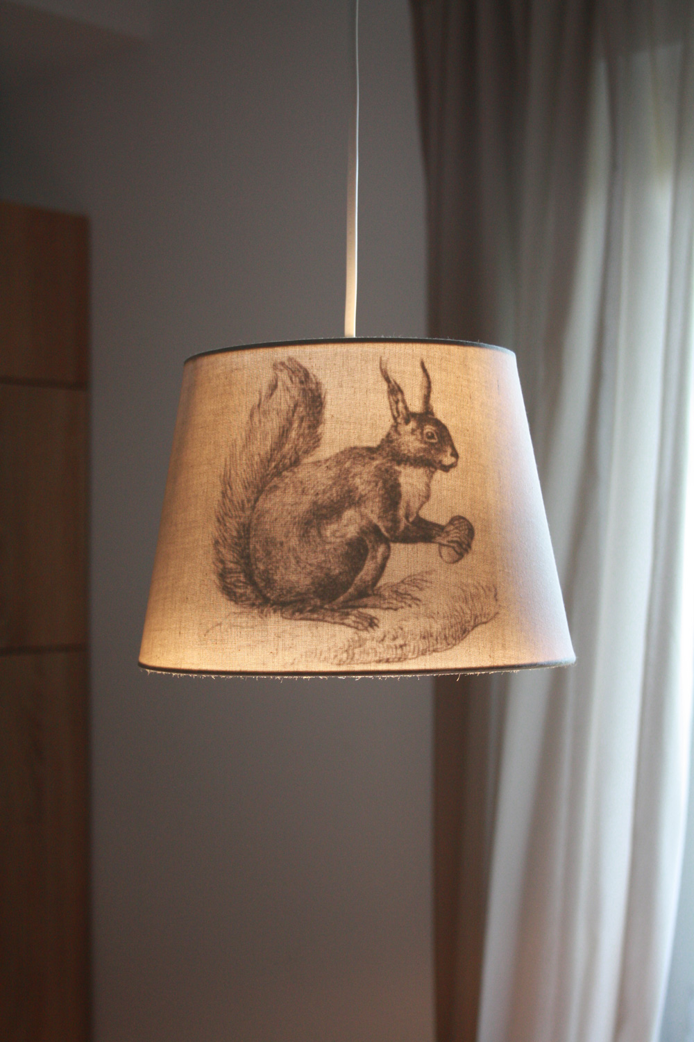 Diy// aufkleber für lampenschirm mit transfertechnik (ikea hack)