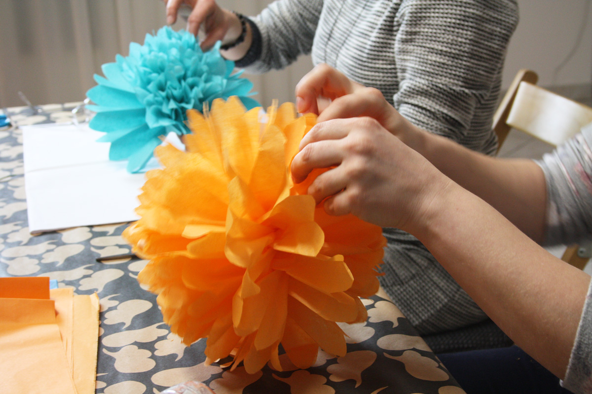 seidenblumen_pompoms_falten_workshop_2